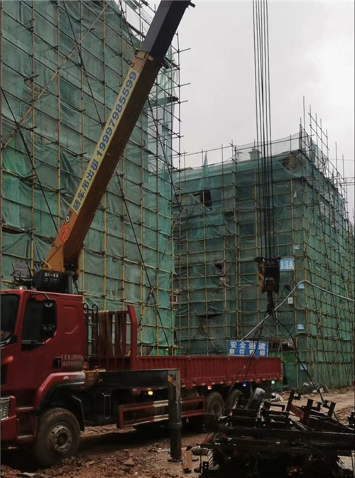 祁东县“慢工细活”—— 吊车的 “微动控制” 技术